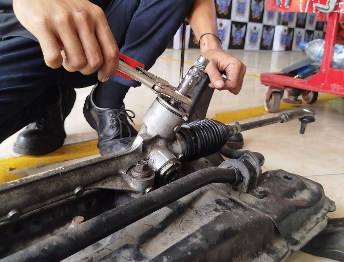Bengkel Ondersteel Mobil Surabaya
